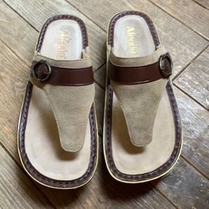 Alegria by PG Lite - Carina. Sz 40 US 9.5 Tan suede & brown leather trim.